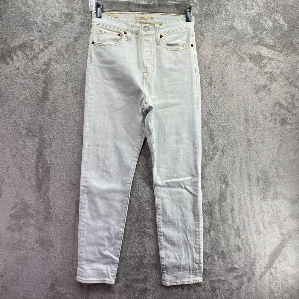Levis Premium Wedgie Jeans Womens 24 White High Rise Straight Cropped Ankle EUC!